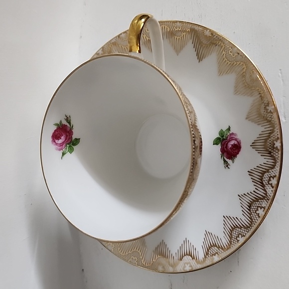 Beautiful vintage Bavaria Teacup and Saucer excellent vintage condition - Picture 5 of 6